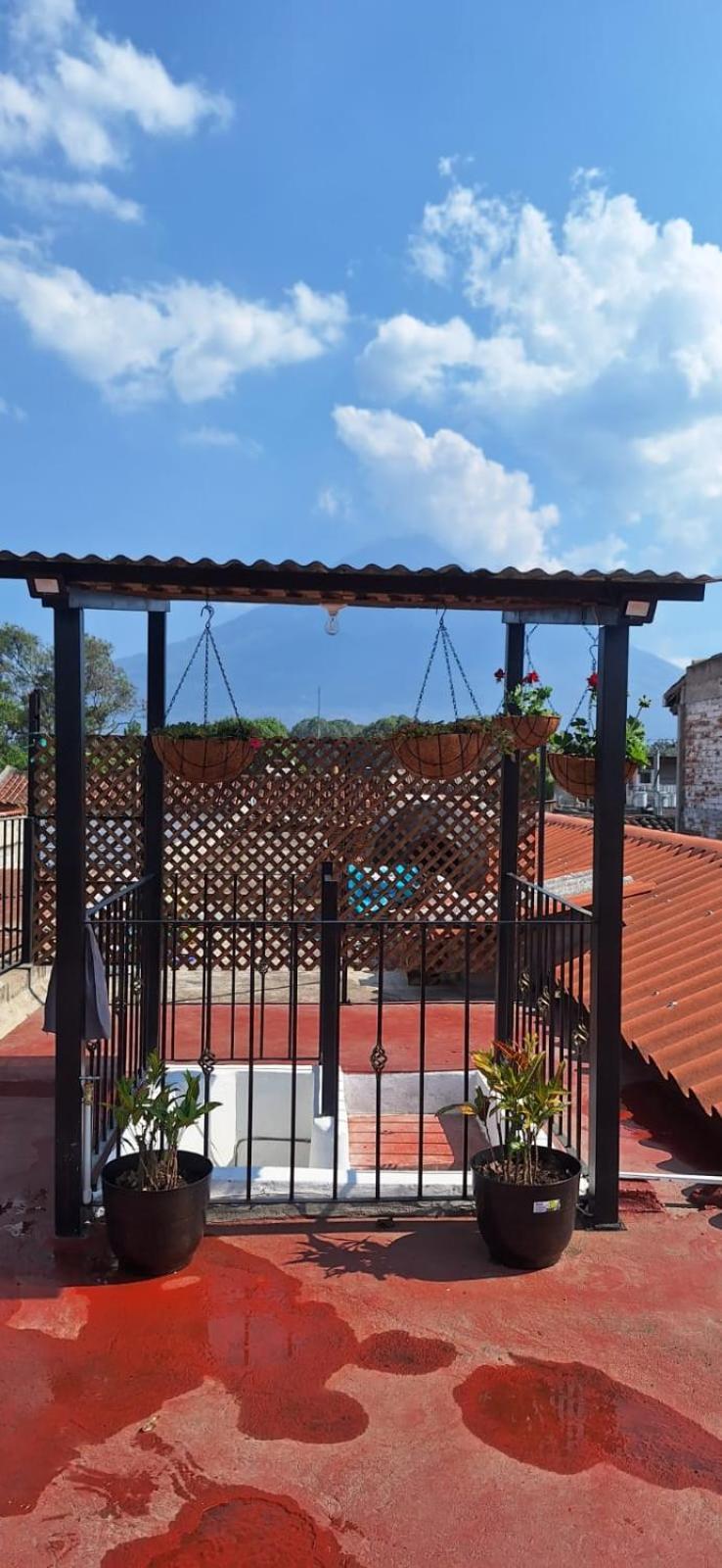 Hotel Posada El Arcangel Antigua Exterior photo