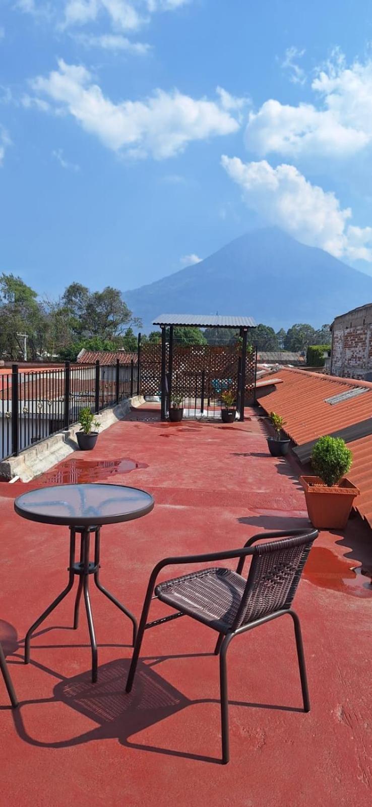 Hotel Posada El Arcangel Antigua Exterior photo